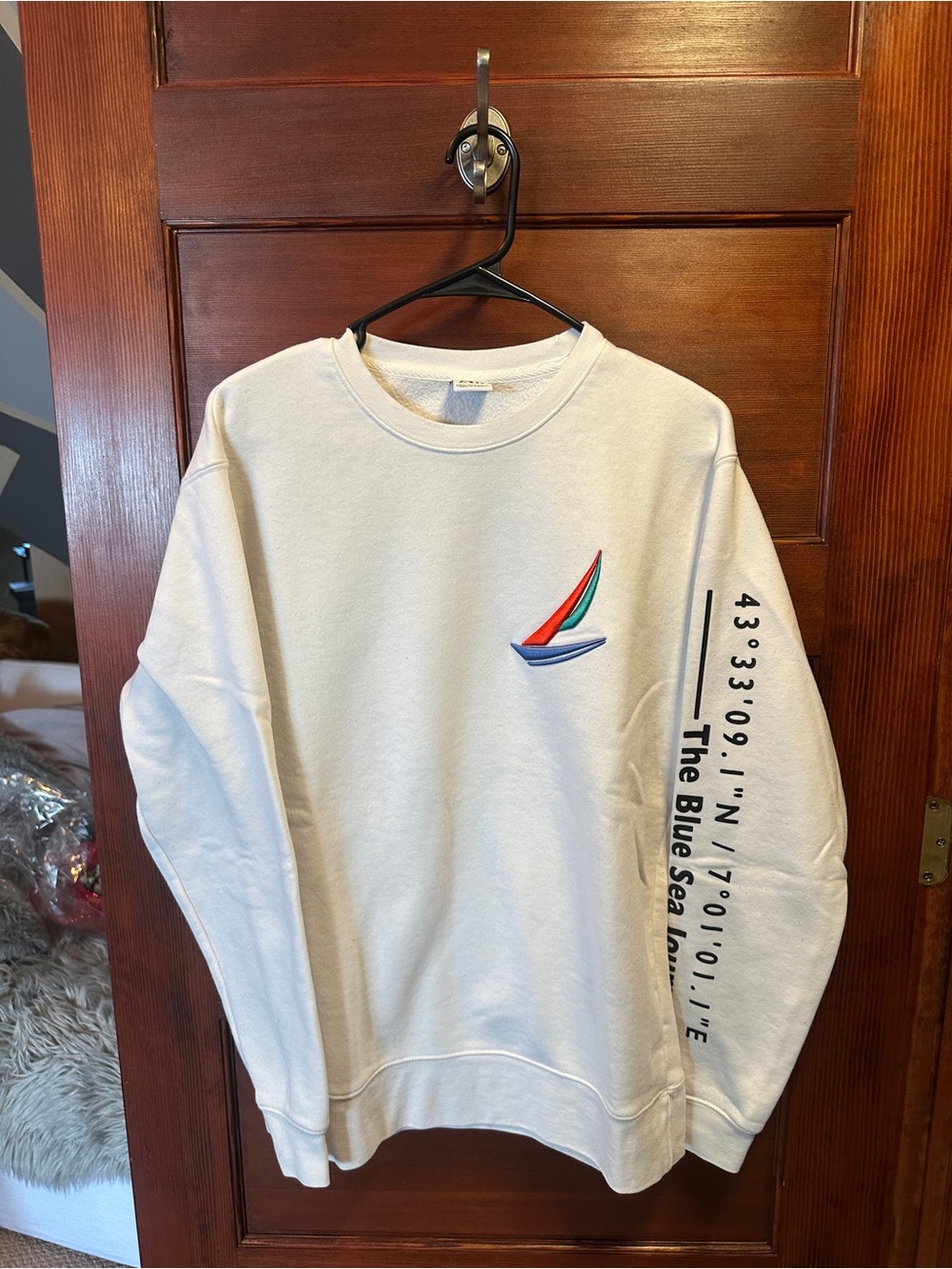 Zara Men’s white crewneck